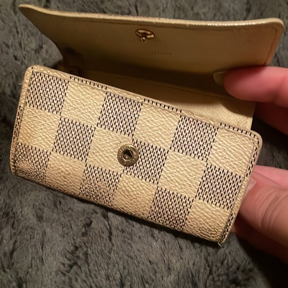 Louis Vuitton 6 key holder - Picture 3 of 4